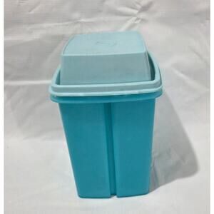 Tupperware Pick A Deli Container 8.5 cup lift up strainer